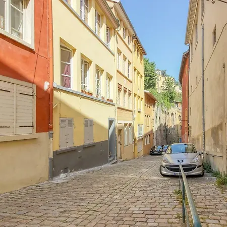 Historique Studio Apartment
